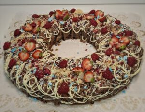 Rikkalik kolme šokolaadiga